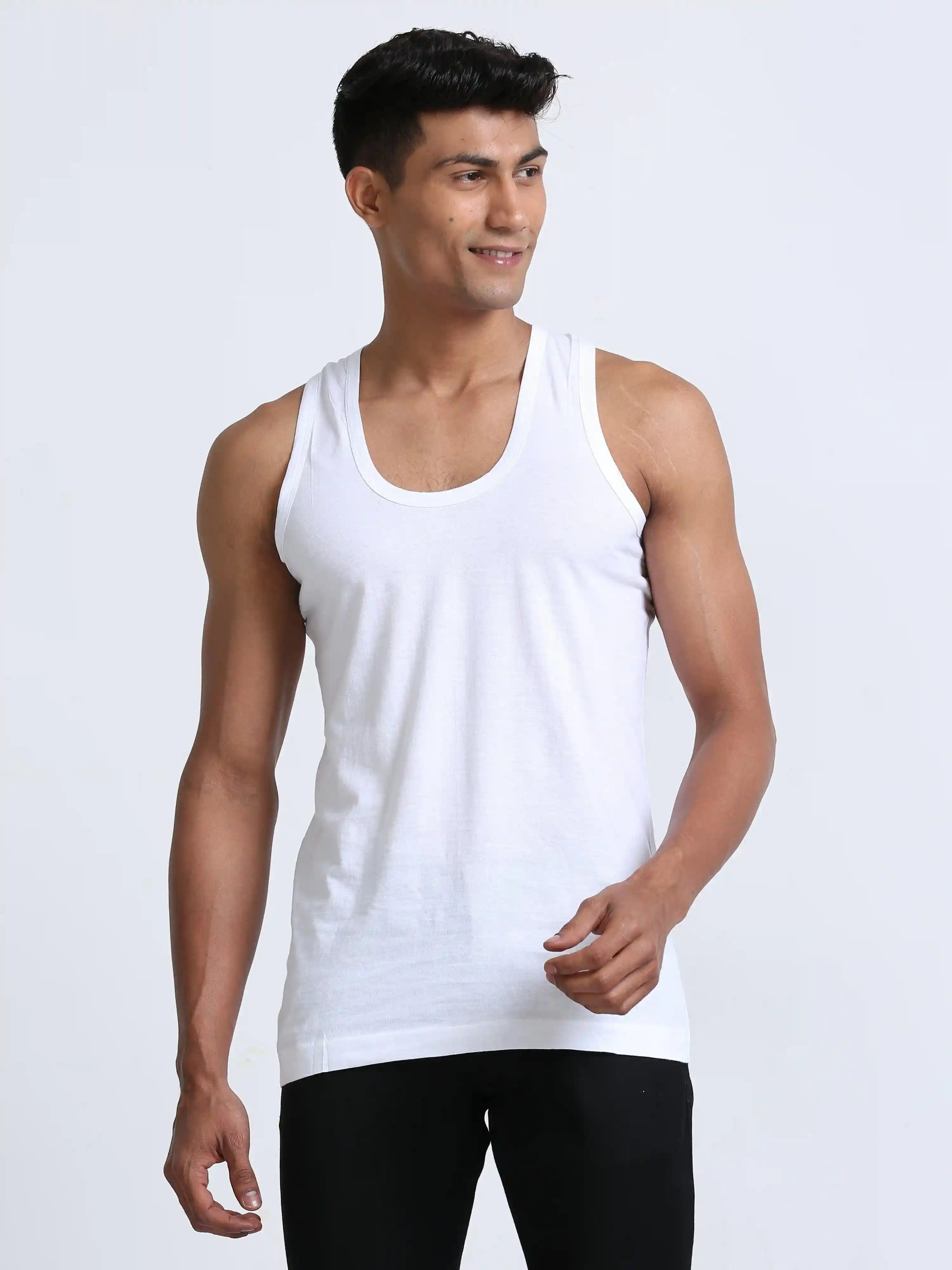 best-outfits-for-men-white-vest